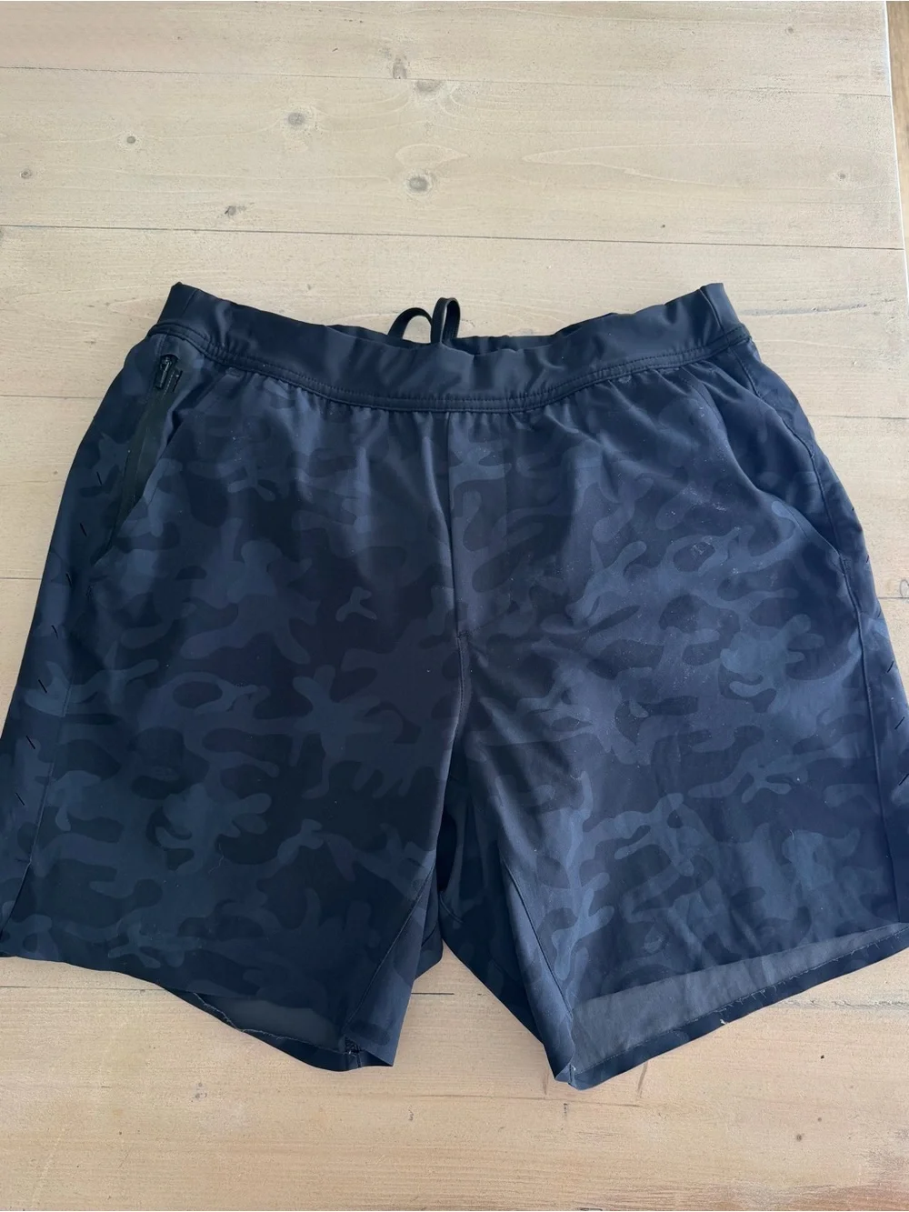 Ten Thousand Men's Black Camo Athletic Shorts - L - Picture 2 of 2